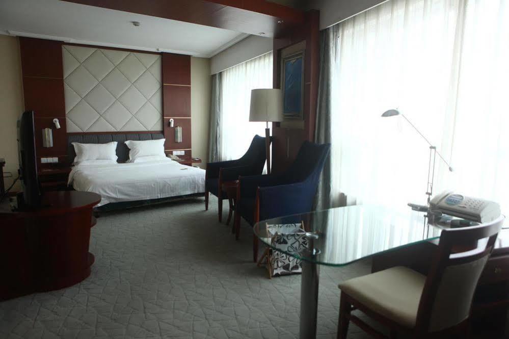 Jiangsu Nanjing New Century Hotel מראה חיצוני תמונה
